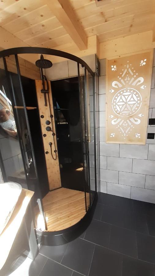 Chata nad Termami VIP Dzianisz Bagian luar foto